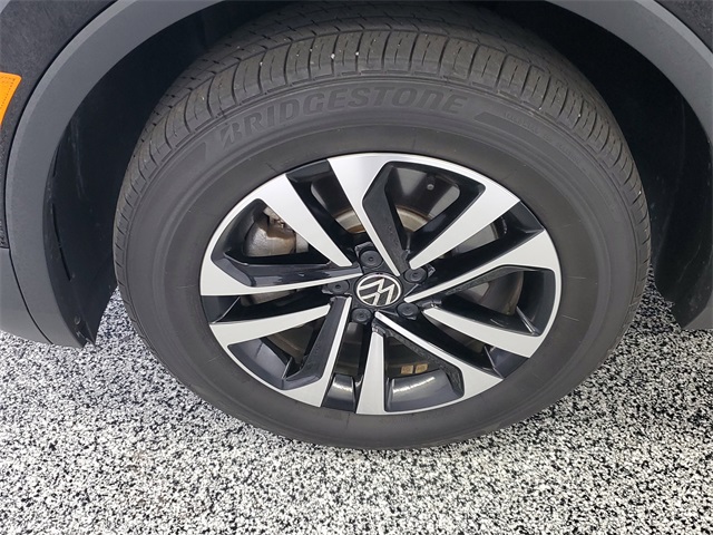 2024 Volkswagen Tiguan S photo 2