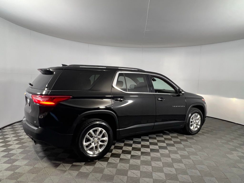 2021 Chevrolet Traverse photo 2