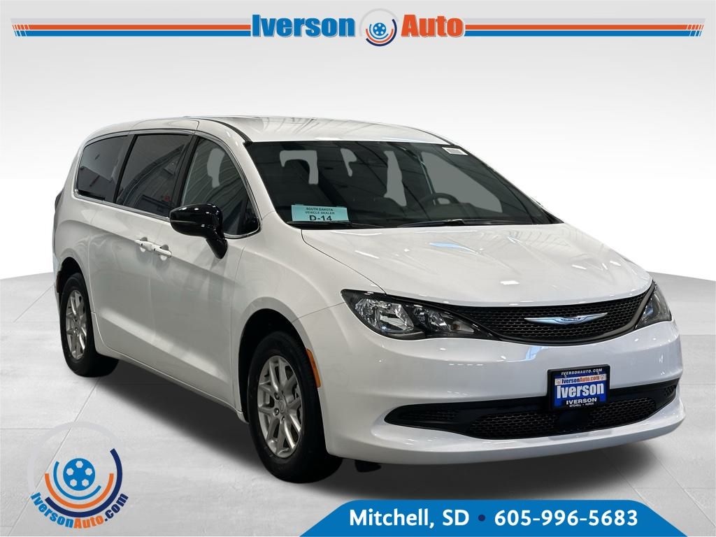 2026 Chrysler Voyager LX's photo