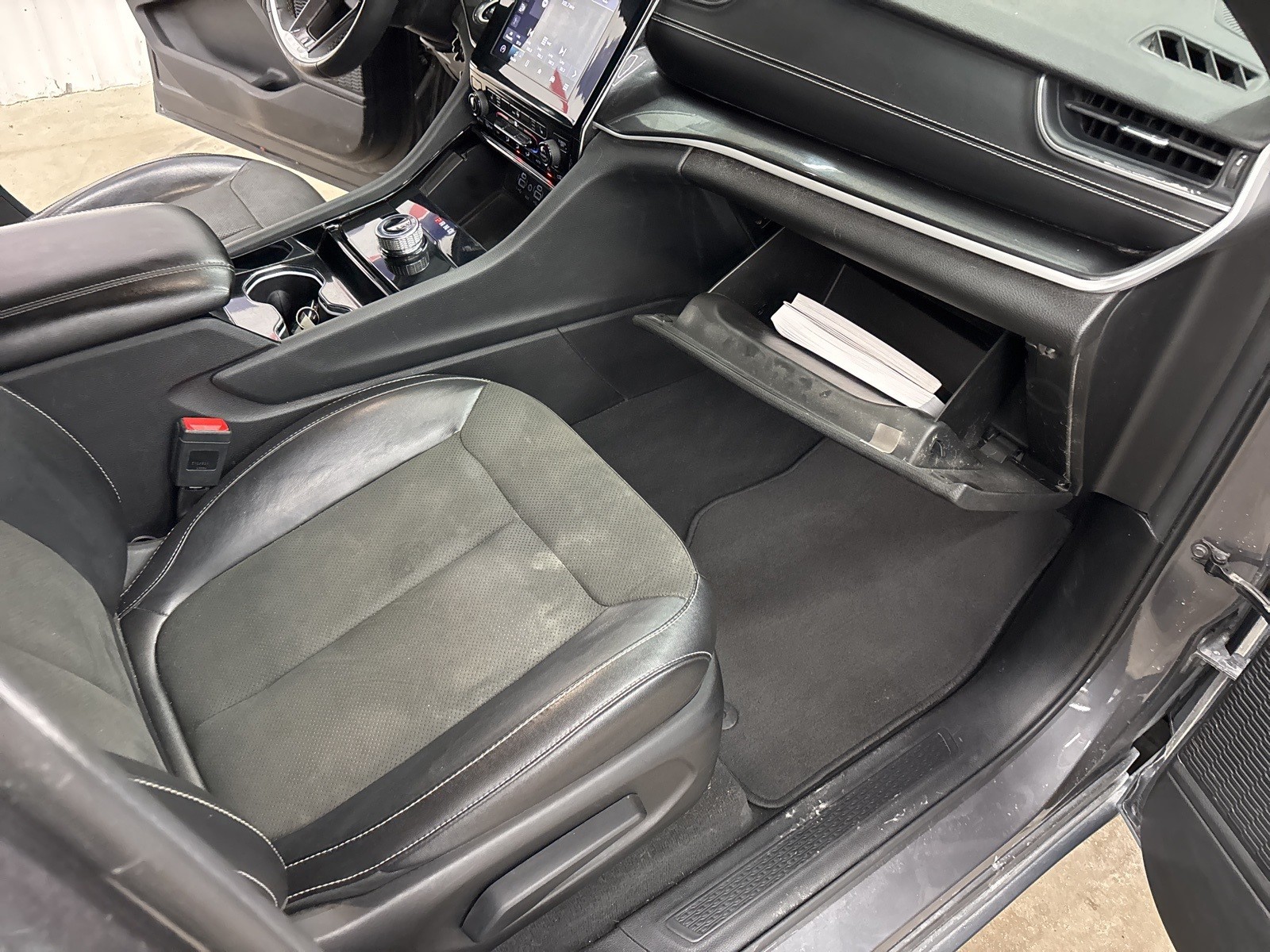 2023 Jeep Grand Cherokee Altitude photo 16