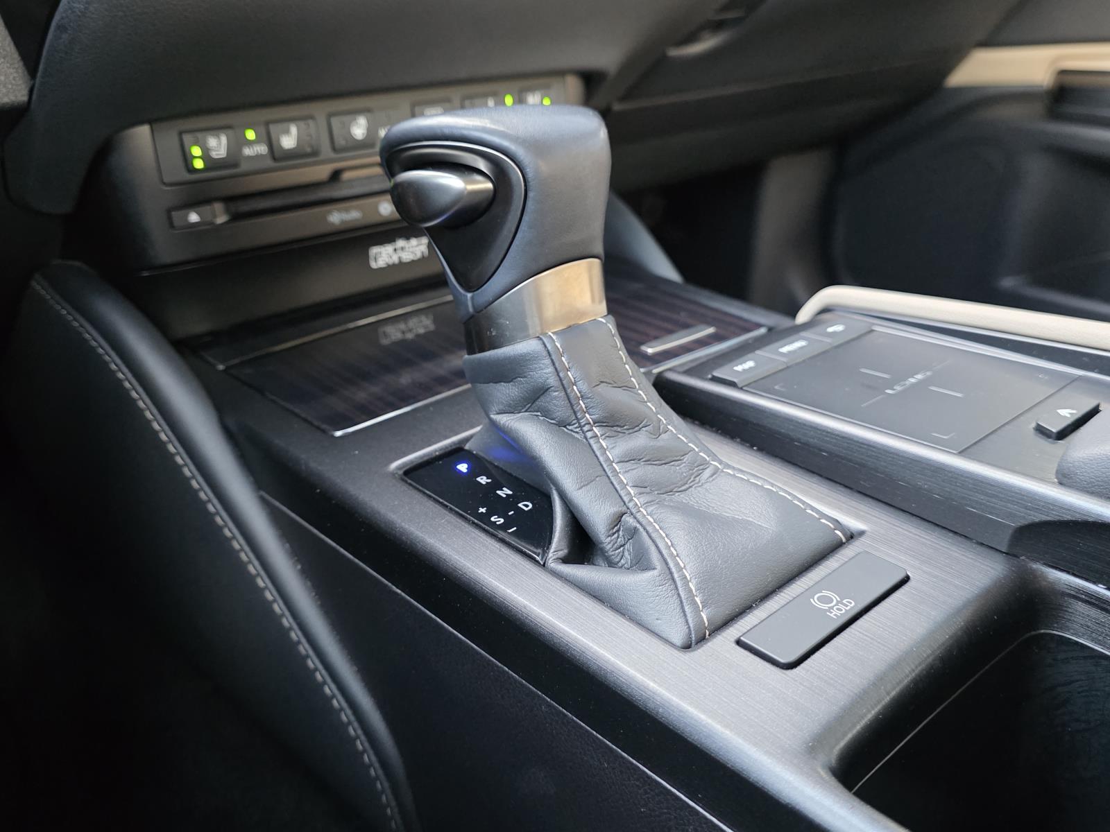 2020 Lexus ES 350 Ultra Luxury photo 22