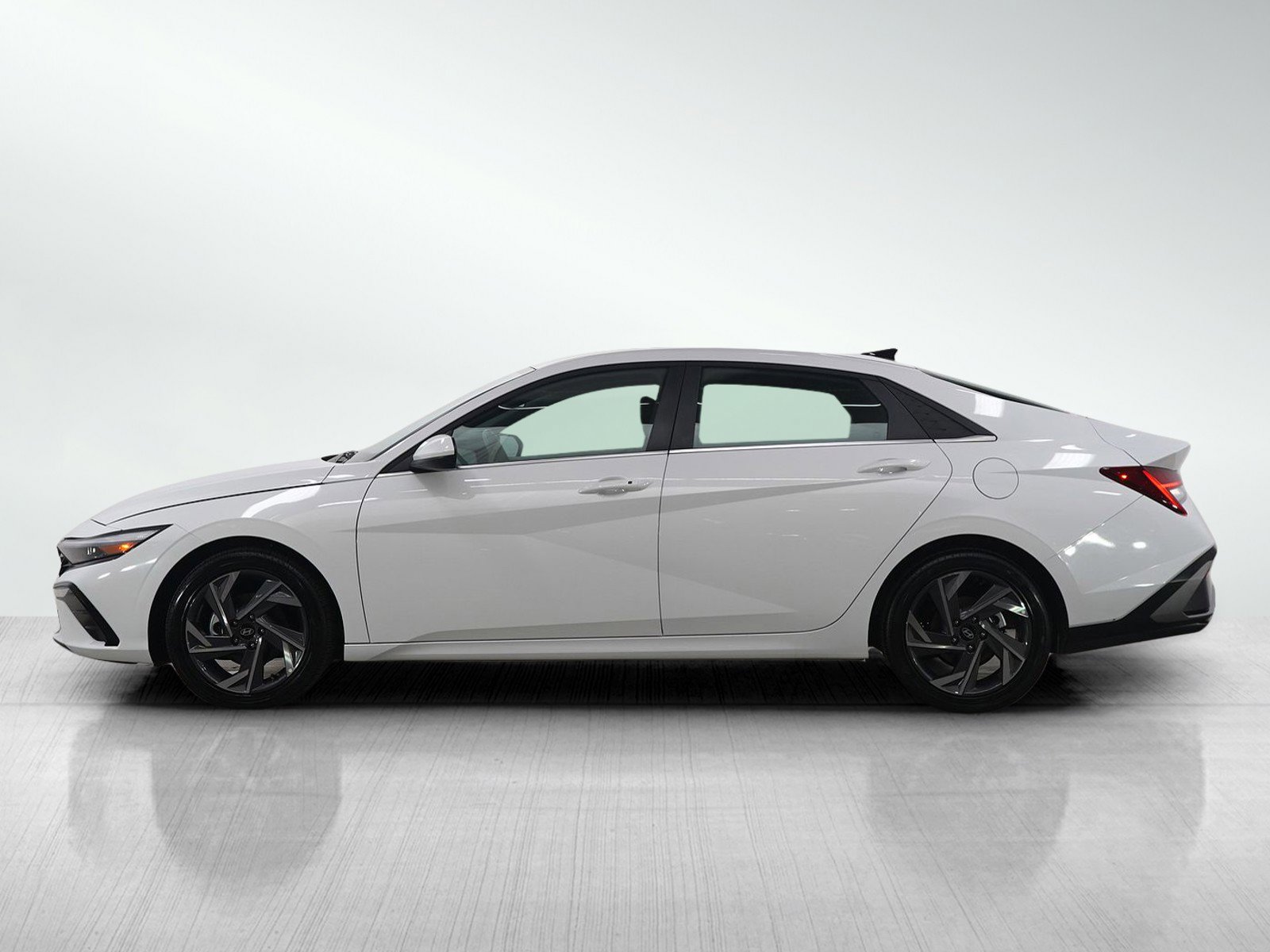 Certified 2025 Hyundai Elantra SEL with VIN KMHLS4DG1SU931006 for sale in Minneapolis, Minnesota