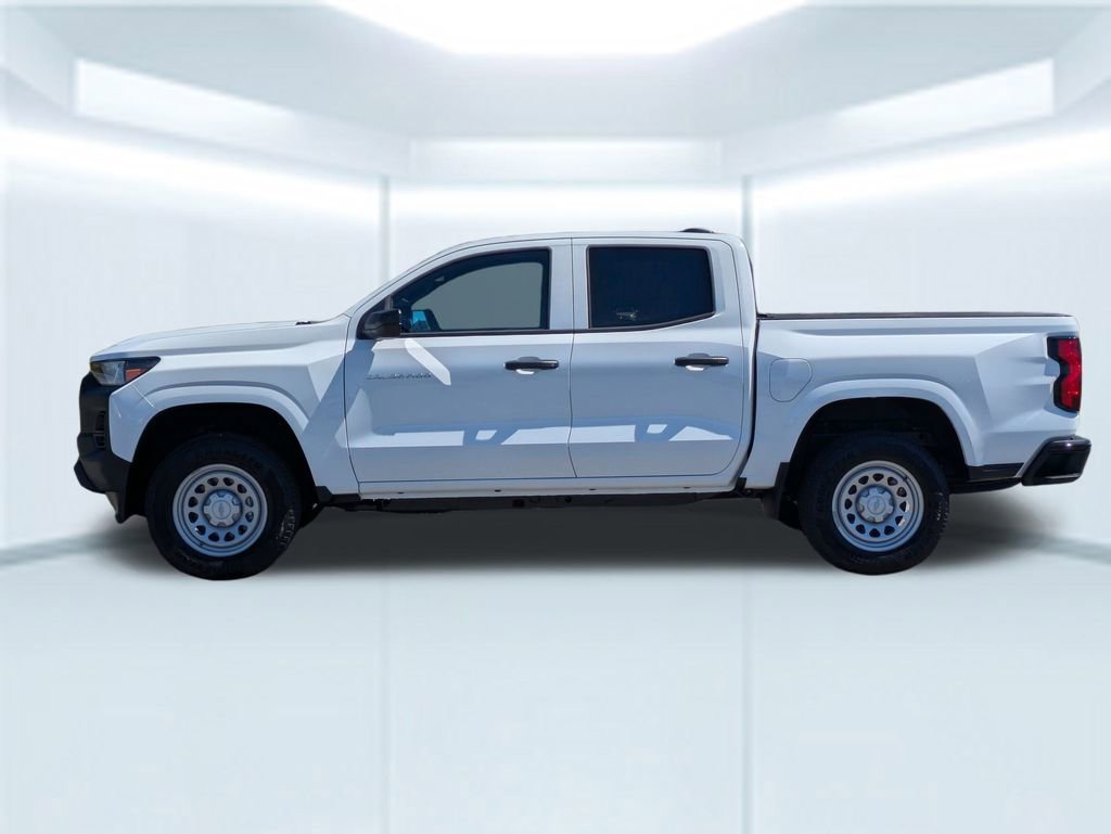2024 Chevrolet Colorado photo 2