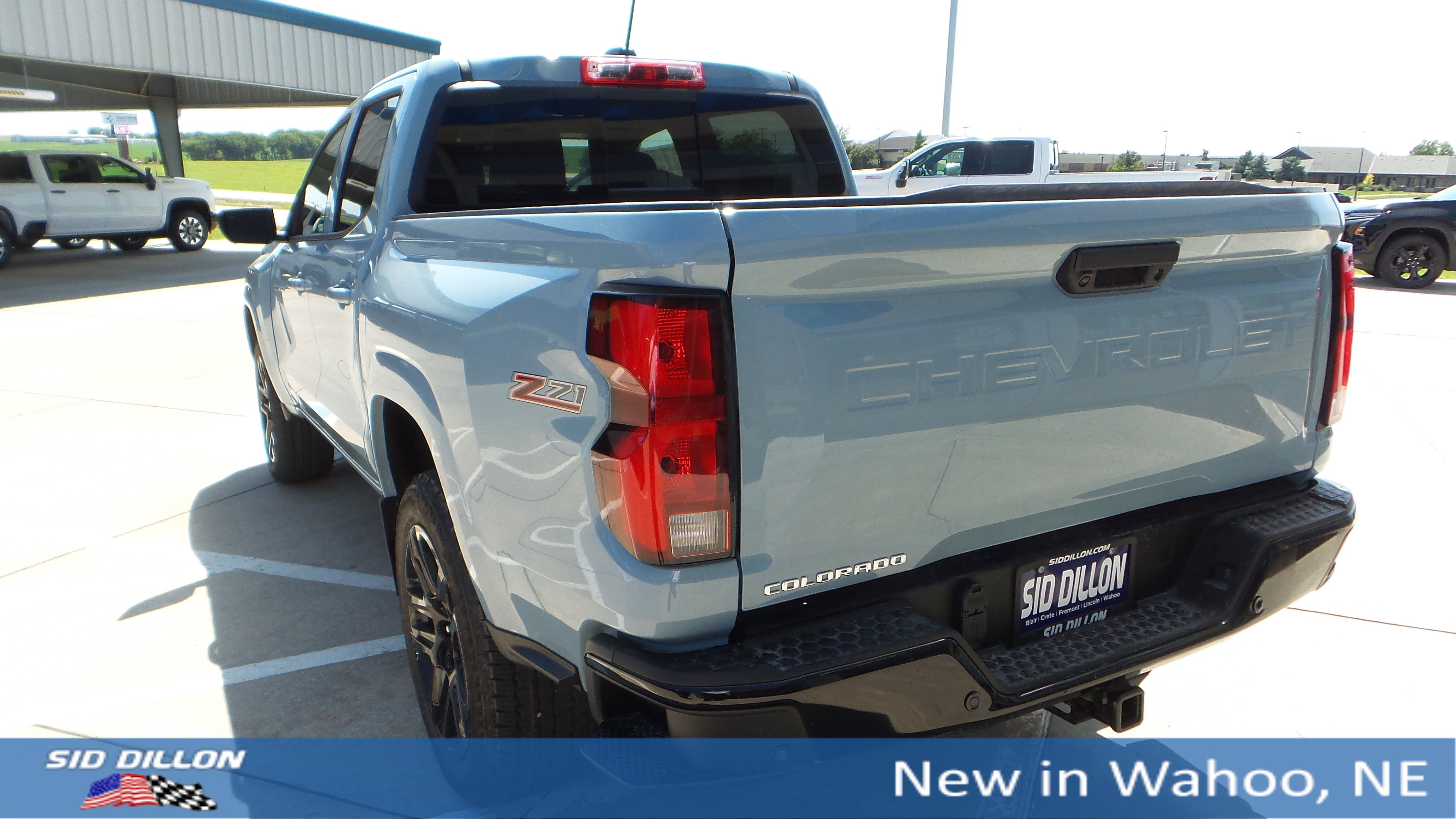 2025 Chevrolet Colorado Z71 photo 2
