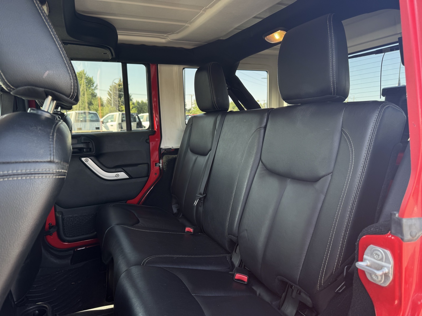 2017 Jeep Wrangler Unlimited Sahara photo 8
