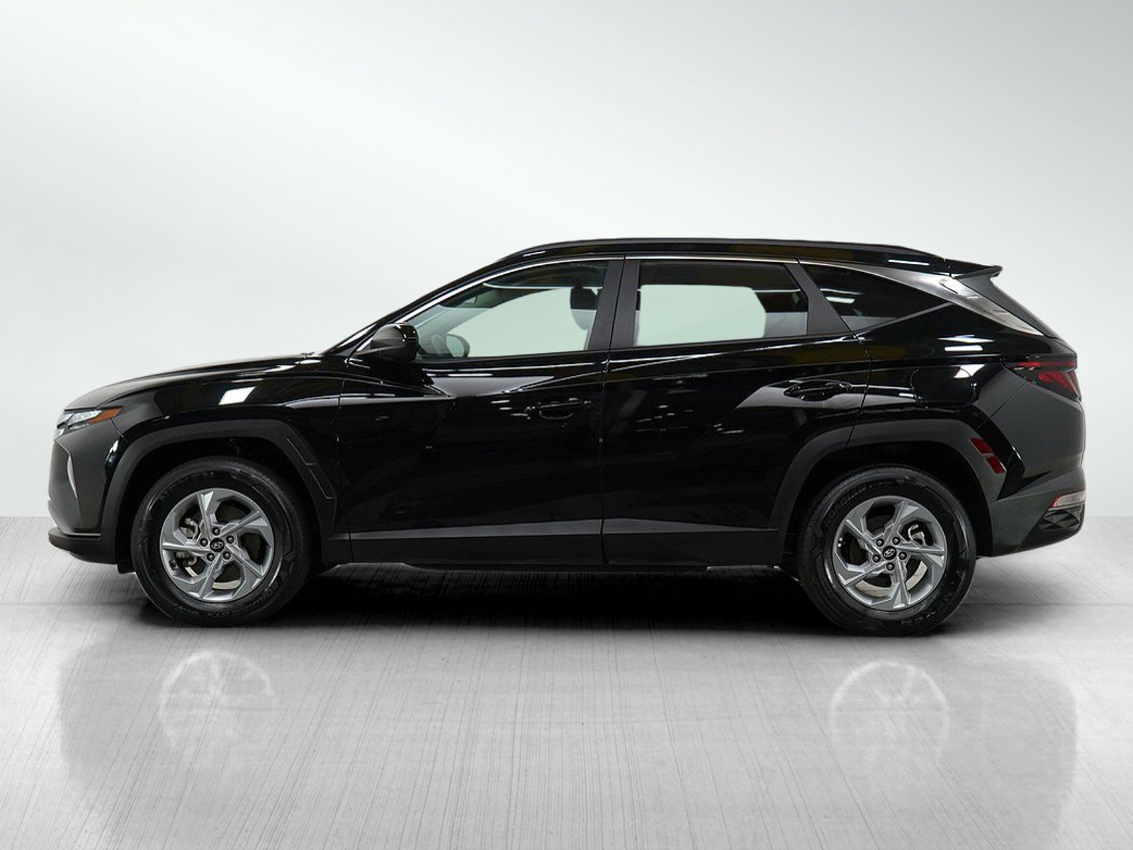 Used 2024 Hyundai Tucson SEL with VIN 5NMJBCDE7RH388735 for sale in Minneapolis, Minnesota