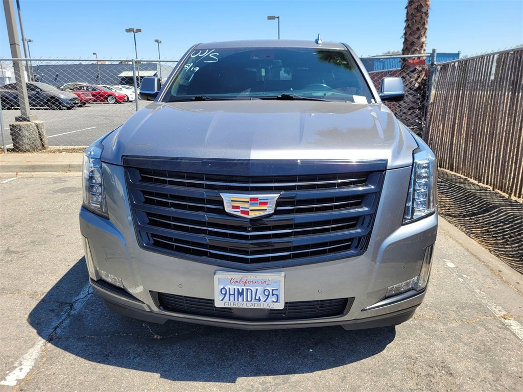 2020 Cadillac Escalade Platinum photo 2