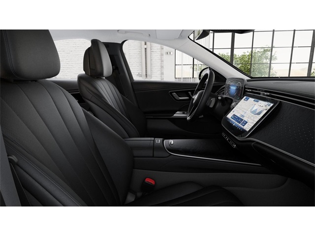 2025 Mercedes Benz E 350 4MATIC photo 4