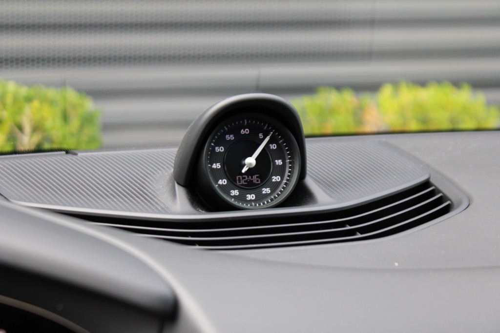 2025 Porsche Taycan Base photo 23
