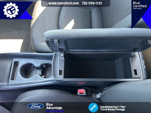 2021 Toyota Prius L photo 15