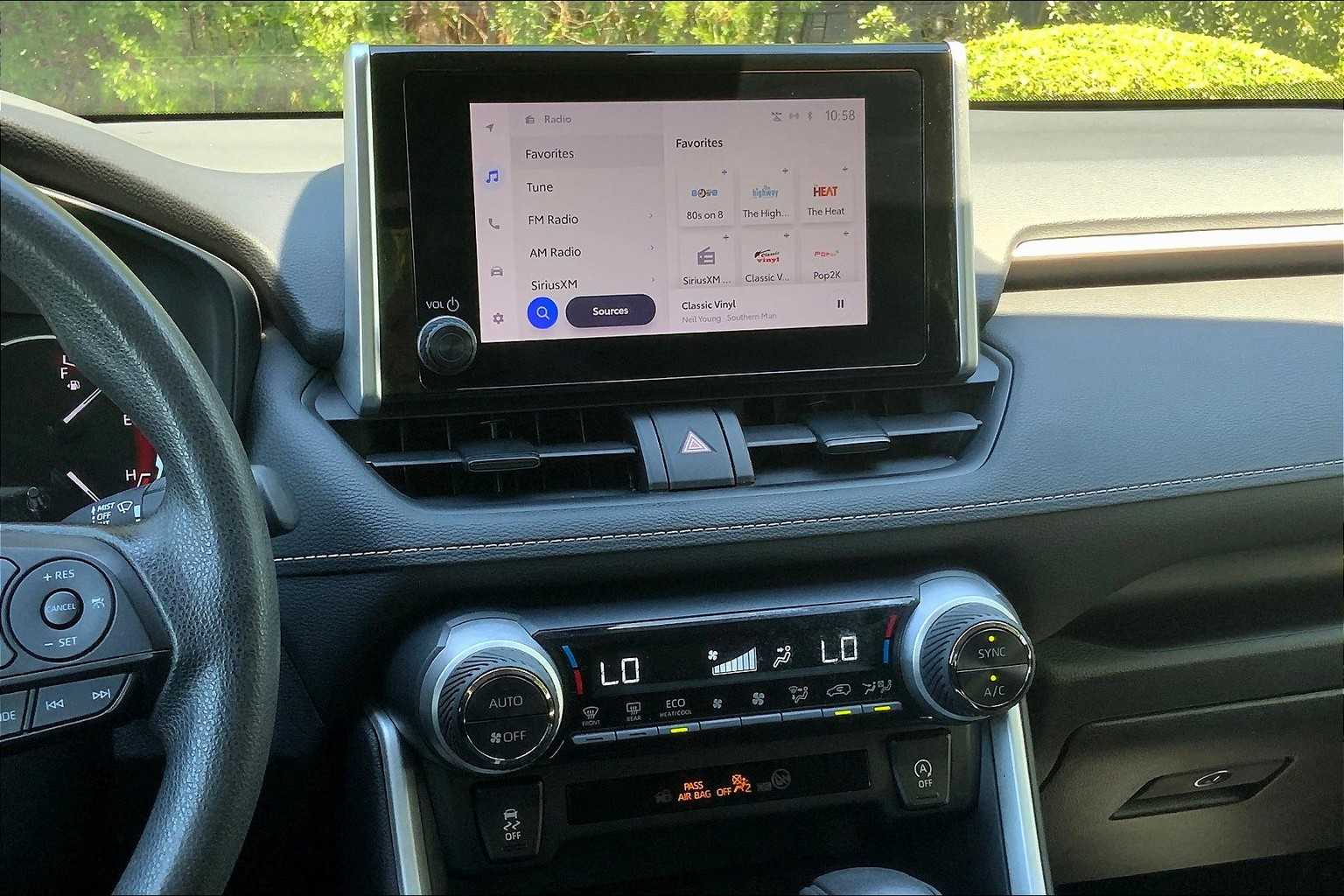 2023 Toyota RAV4 XLE photo 6
