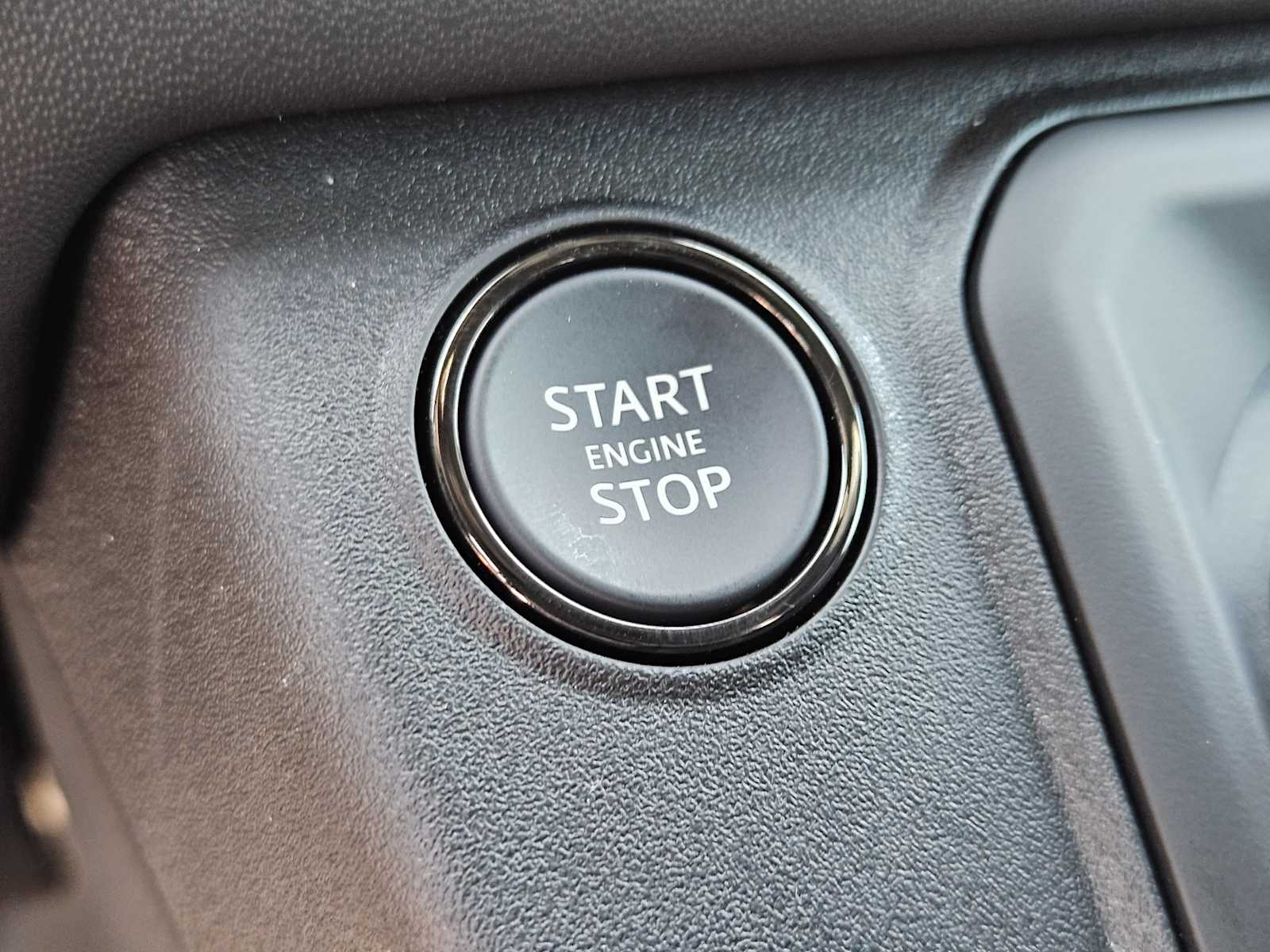 2025 Land Rover Defender 110 photo 19