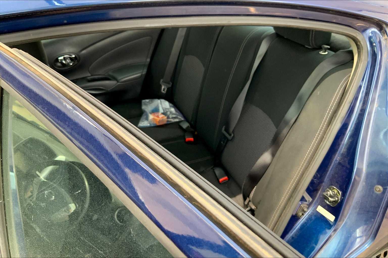 2019 Nissan Versa SV photo 18