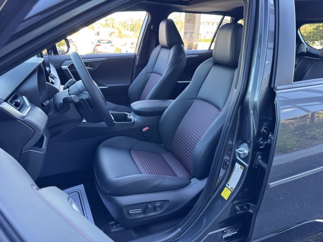 2025 Toyota RAV4 Hybrid XSE photo 12