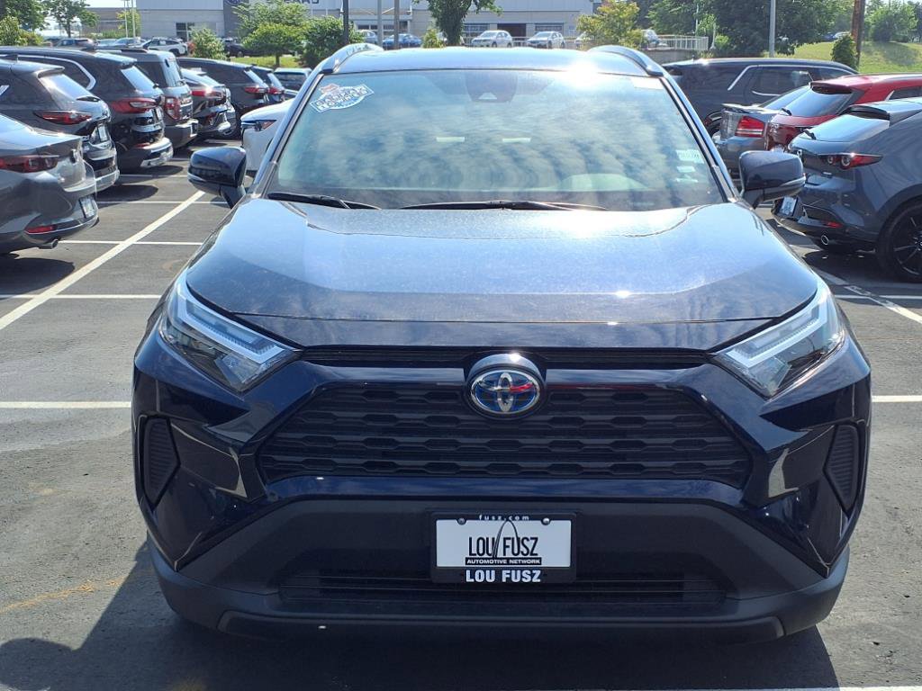 2024 Toyota RAV4 Hybrid XLE photo 9