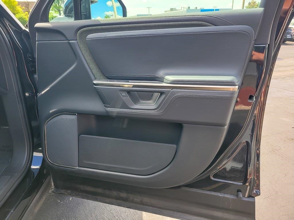 2025 RIVIAN R1S - Image 19