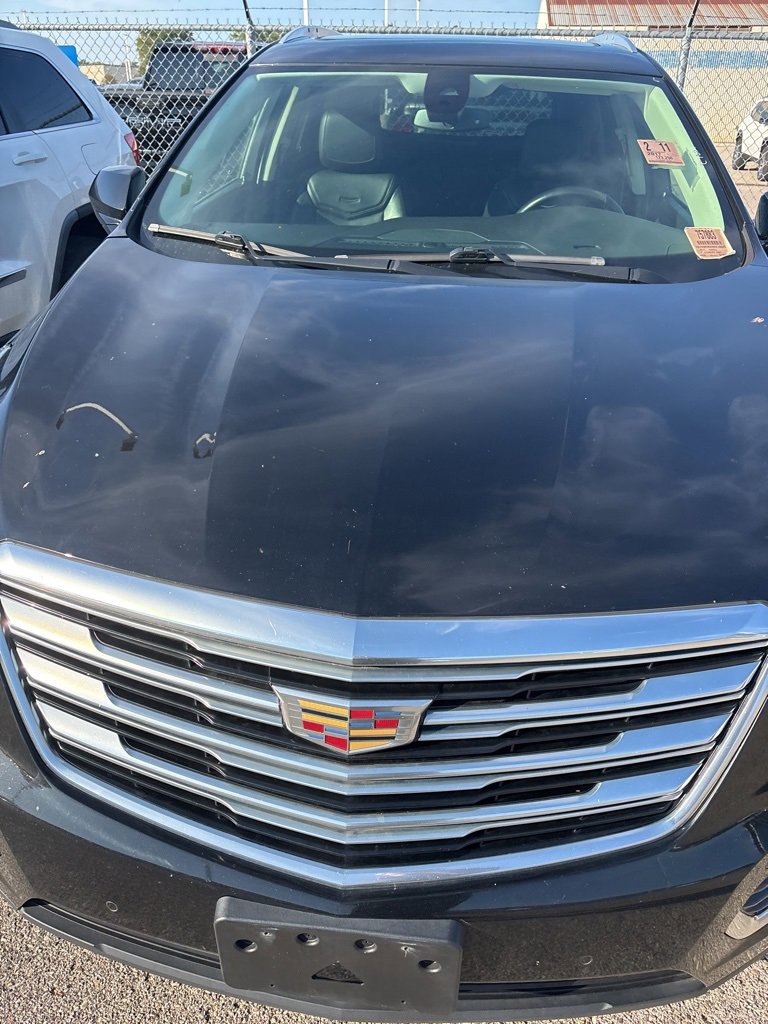 2017 Cadillac XT5 Luxury photo 2