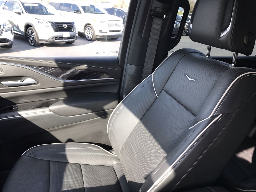 2023 Cadillac Escalade ESV Sport photo 25