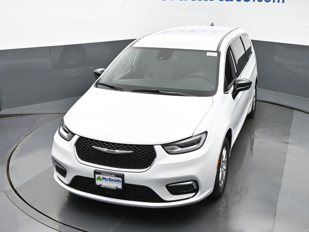 2026 Chrysler Pacifica photo 30