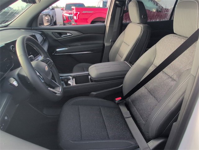 2026 Chevrolet Traverse photo 4