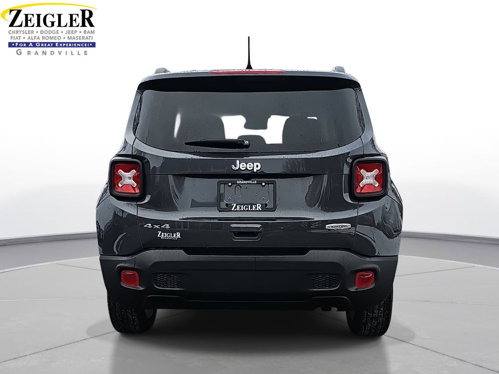 2022 Jeep Renegade Latitude photo 3