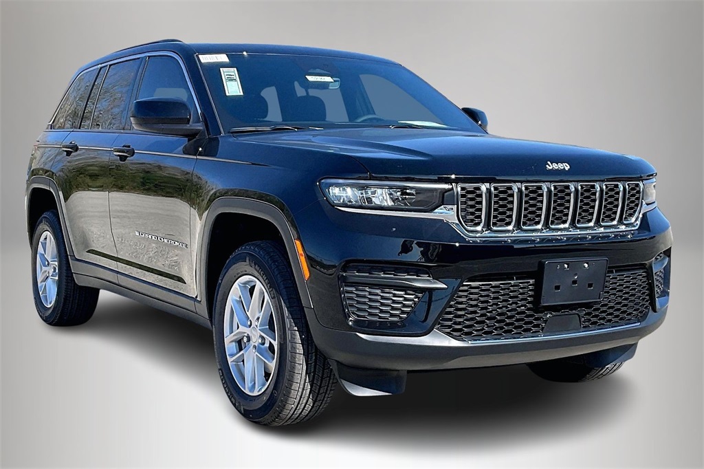 2025 Jeep Grand Cherokee Laredo's photo