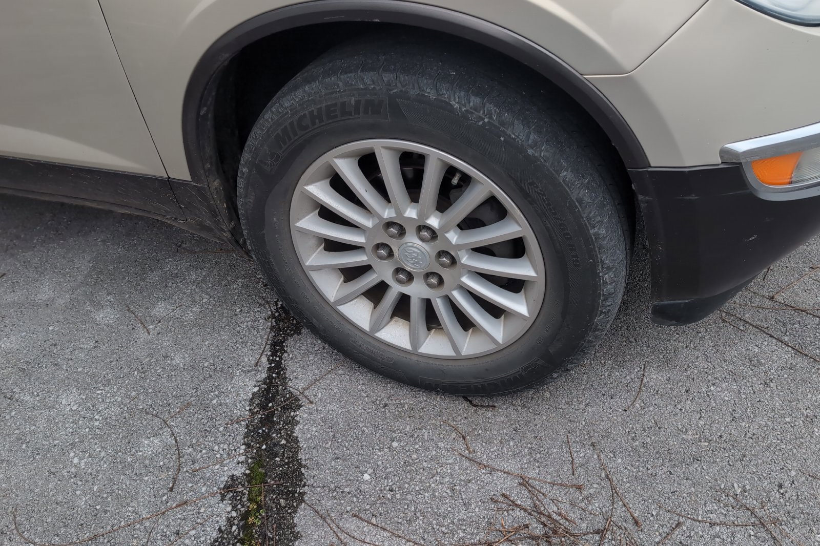 2011 Buick Enclave CXL photo 3