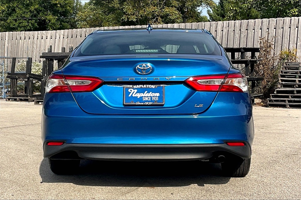 2019 Toyota Camry LE photo 3