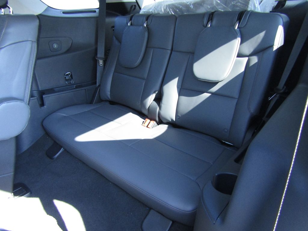 2025 Ford Explorer photo 12