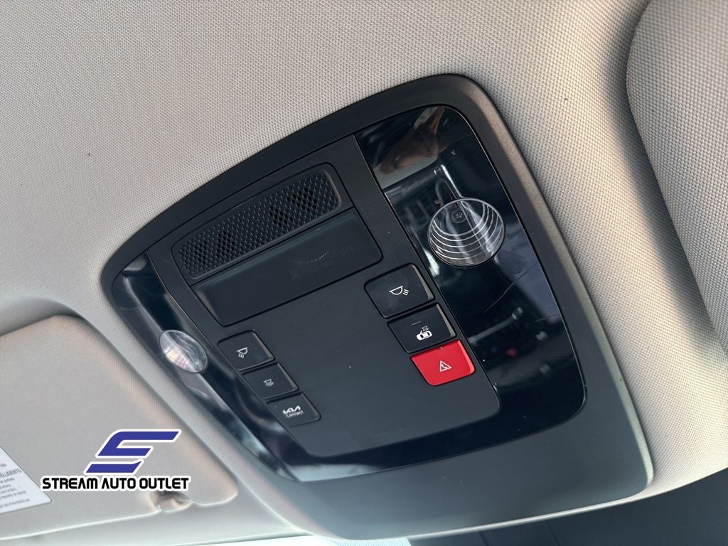 2024 Kia Carnival SX photo 17