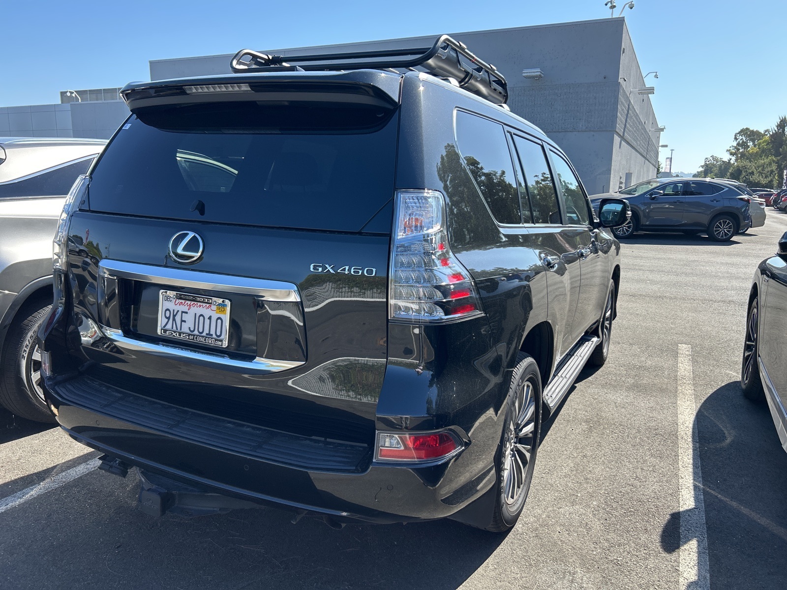 2023 Lexus GX 460 Luxury photo 3