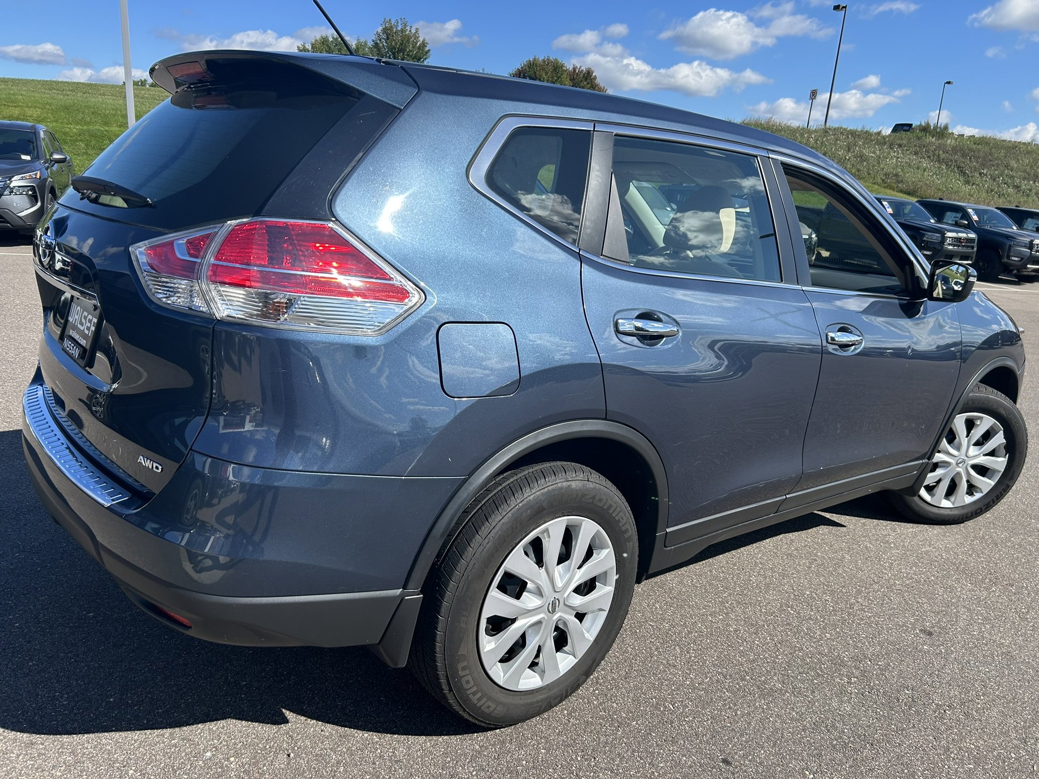 2014 Nissan Rogue S photo 4