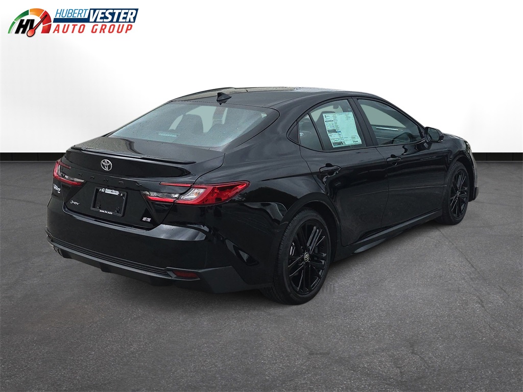 2025 Toyota Camry SE photo 5