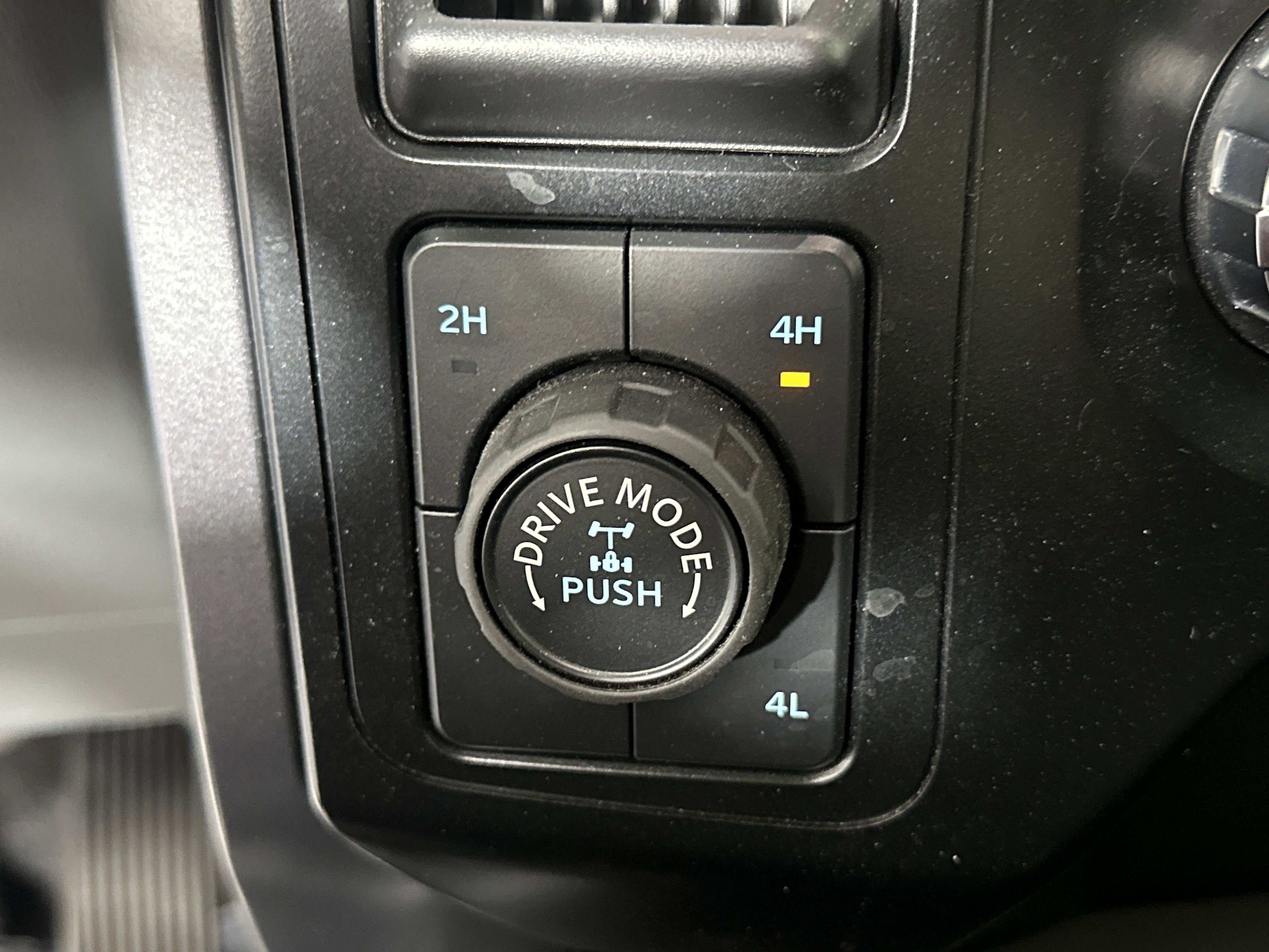 2023 Ford F-150 XLT photo 13