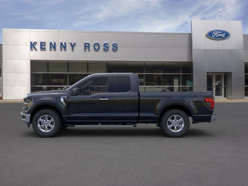 2025 Ford F-150 XLT photo 3