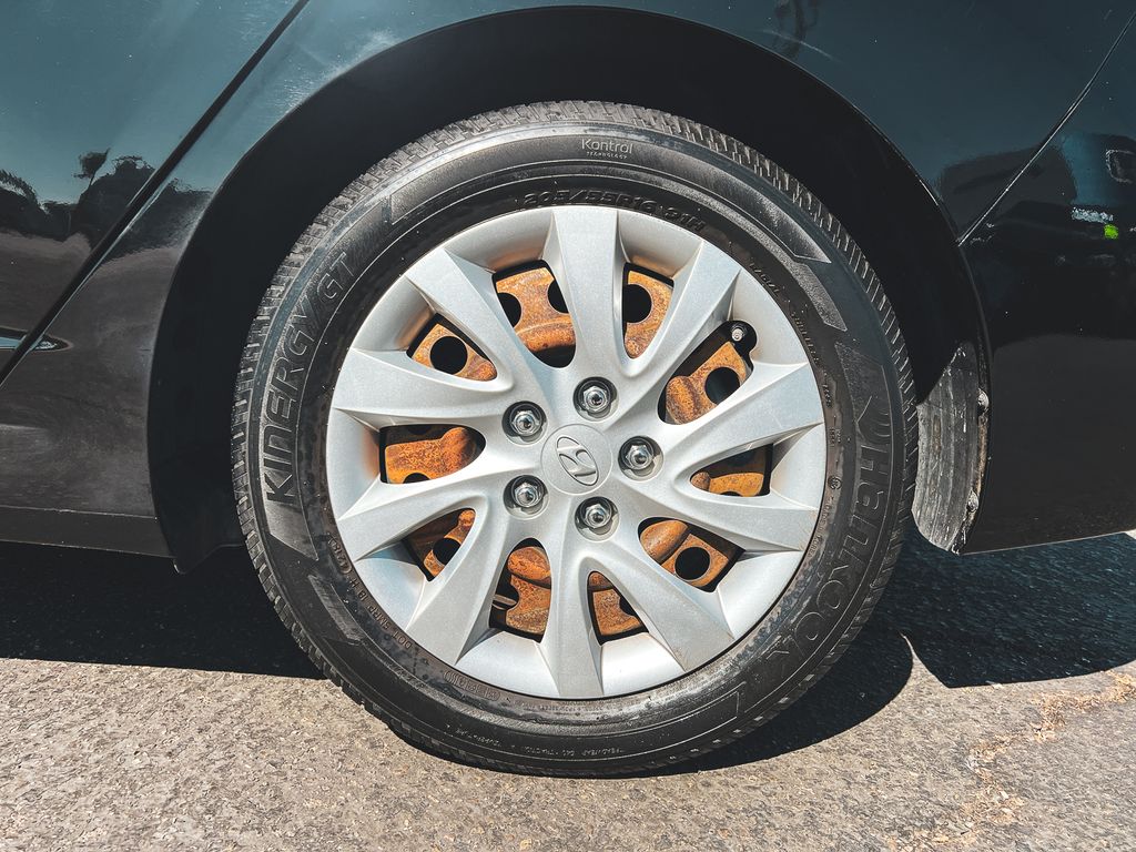 2012 Hyundai Elantra GLS photo 5