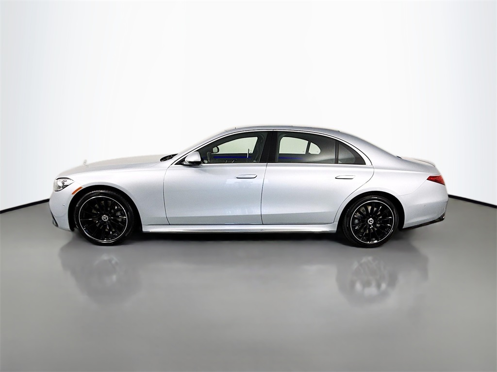 2026 Mercedes Benz S 580 4MATIC photo 2