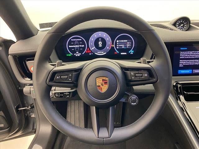 2025 Porsche Panamera 4 photo 16
