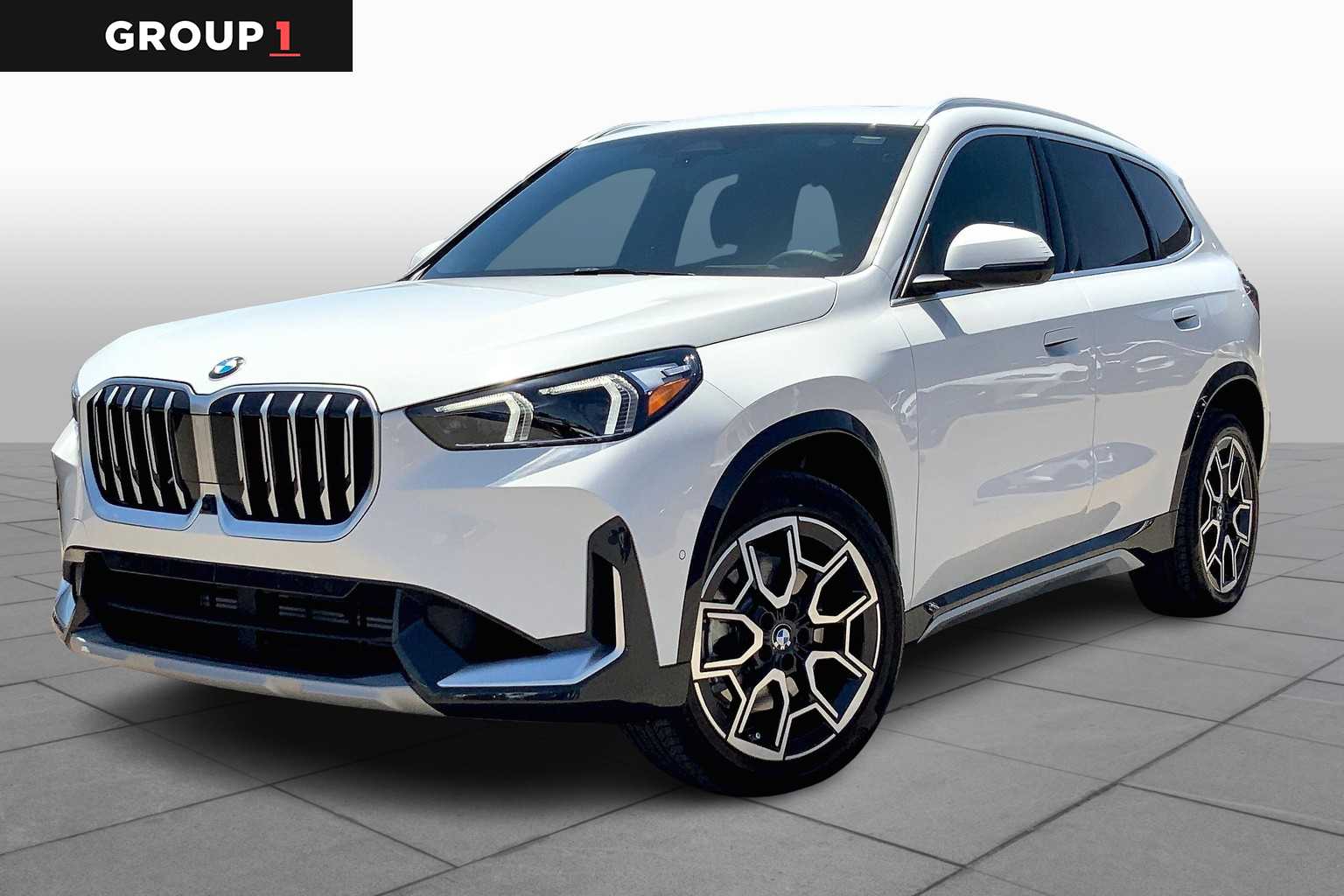 2025 BMW X1 28i's photo