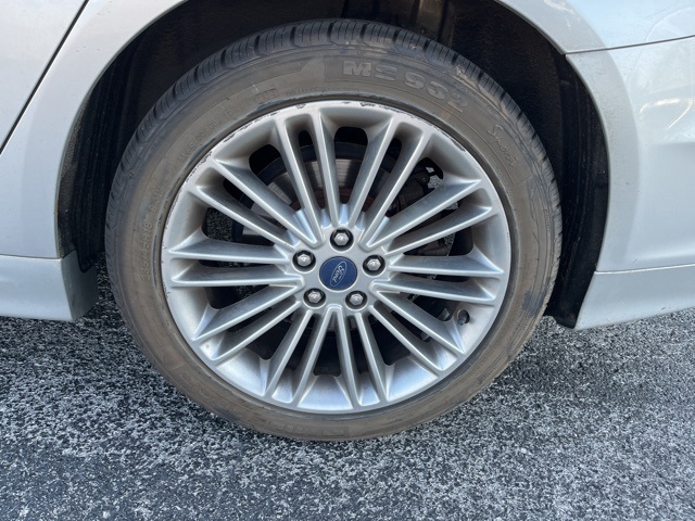 2014 Ford Fusion SE photo 4