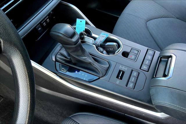 2021 Toyota Highlander L photo 13