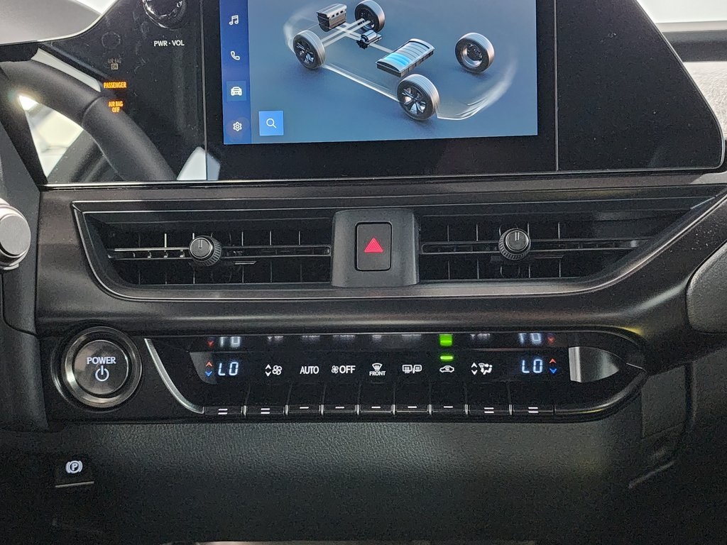 2025 Lexus UX photo 20