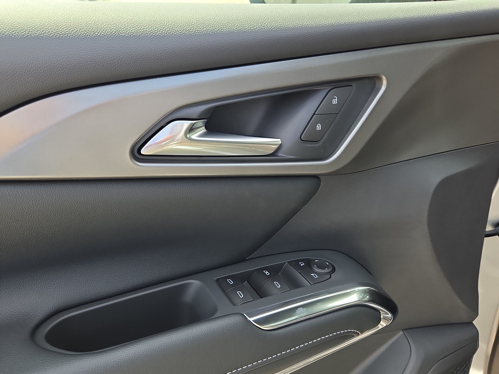 2025 Chevrolet Traverse photo 28