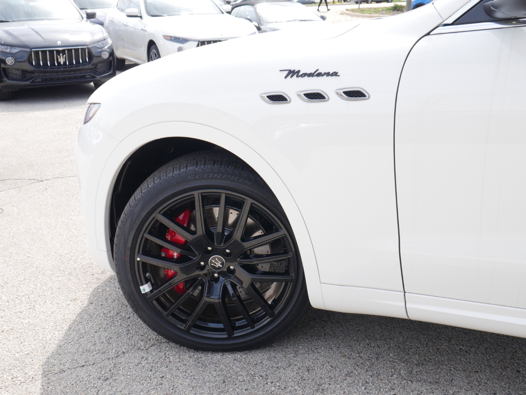 2024 Maserati Levante Modena photo 13
