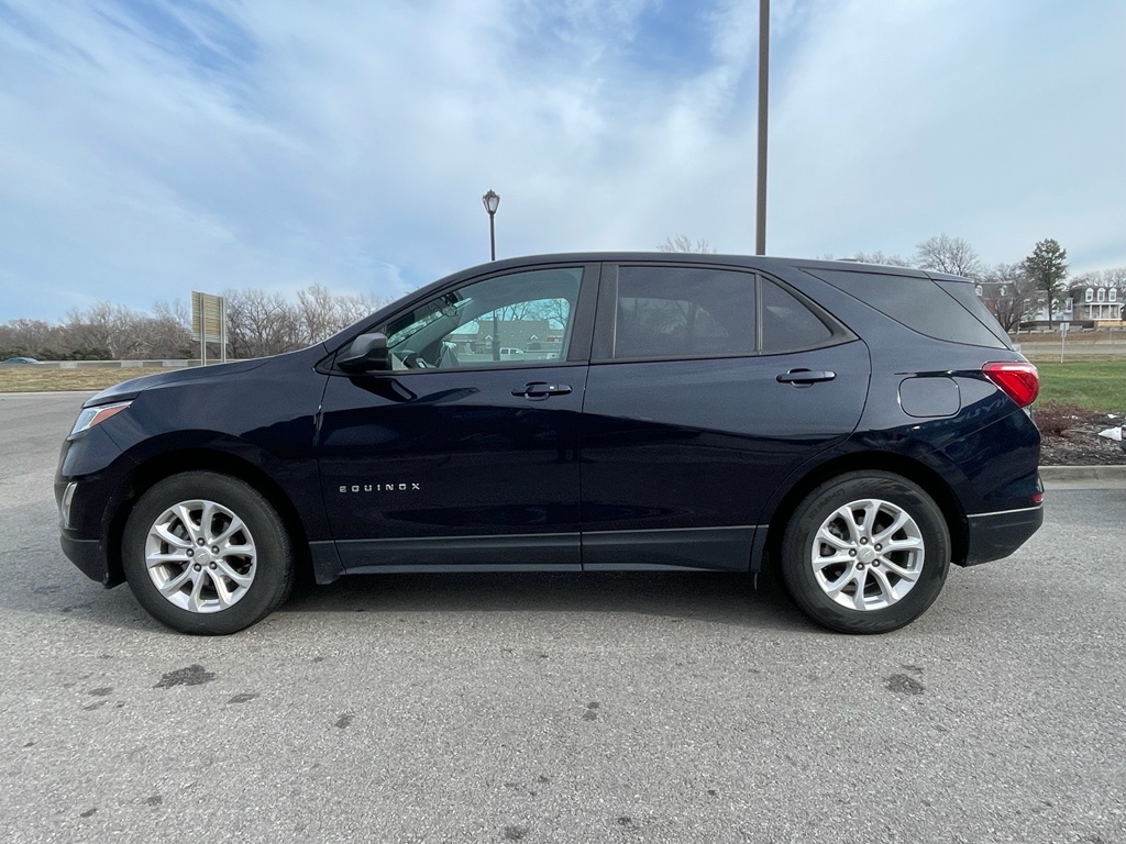 Used 2020 Chevrolet Equinox LS with VIN 3GNAXSEV7LS595241 for sale in Kansas City