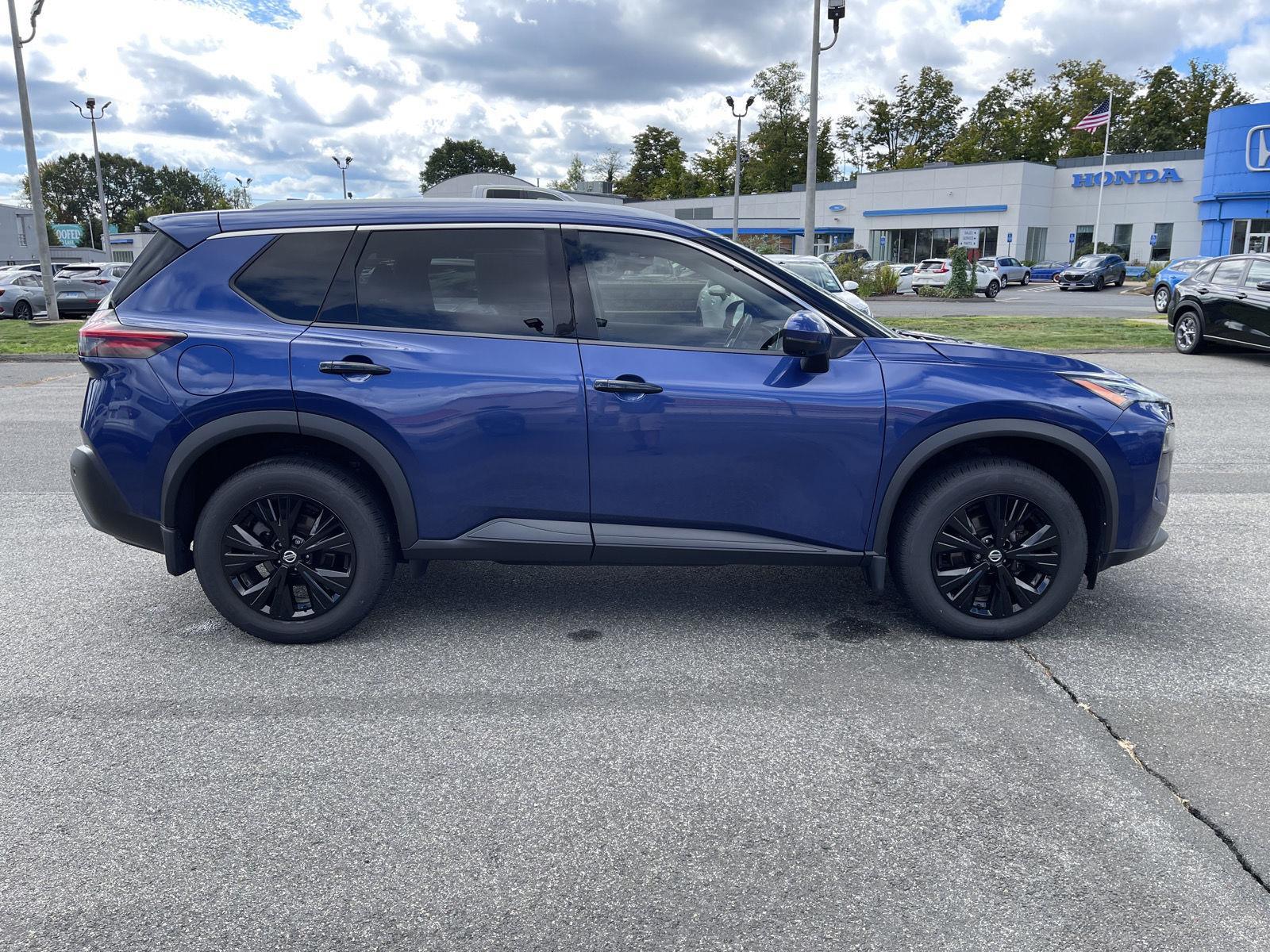2021 Nissan Rogue SV photo 21