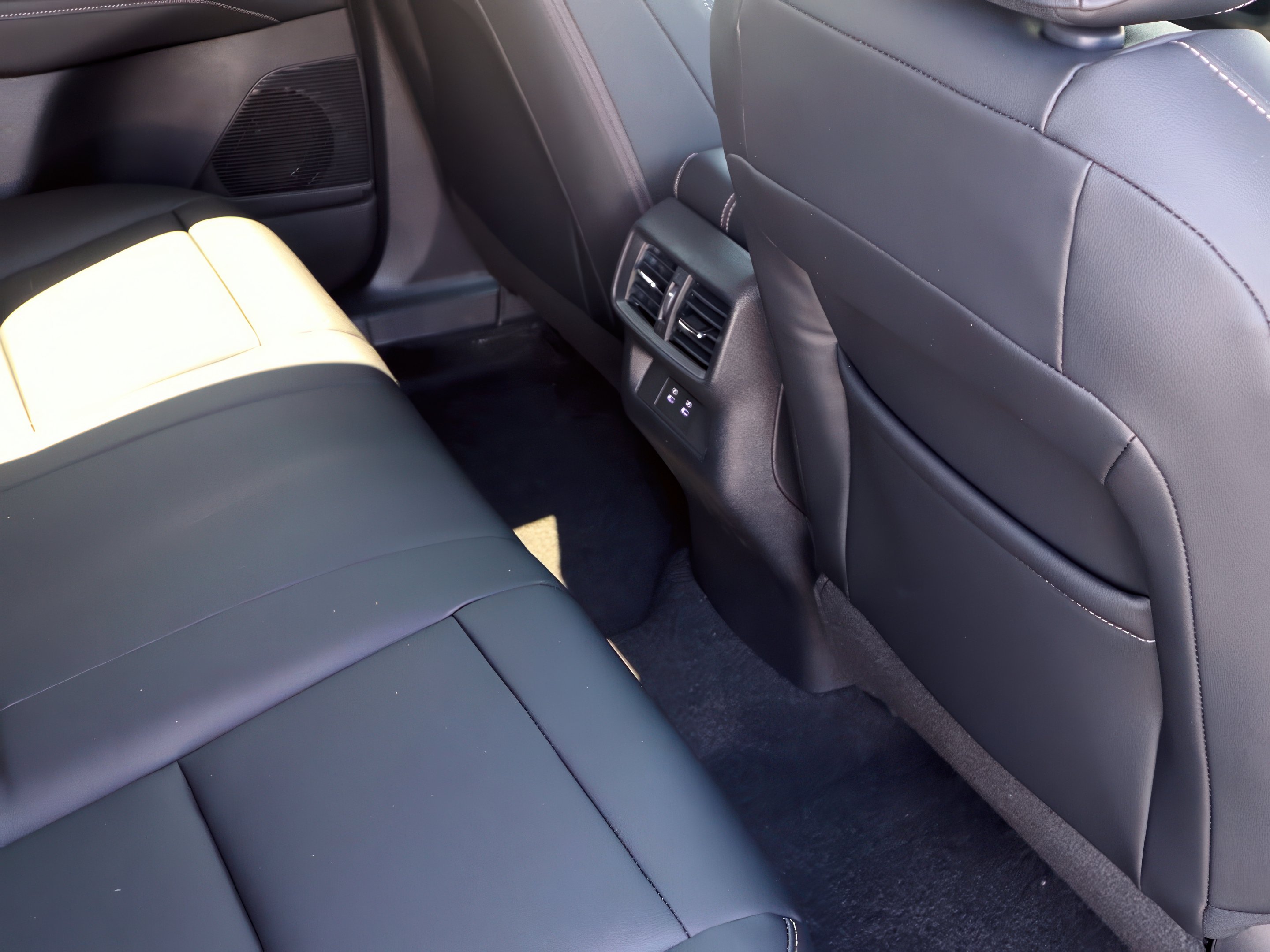 2025 Nissan Murano SV photo 25