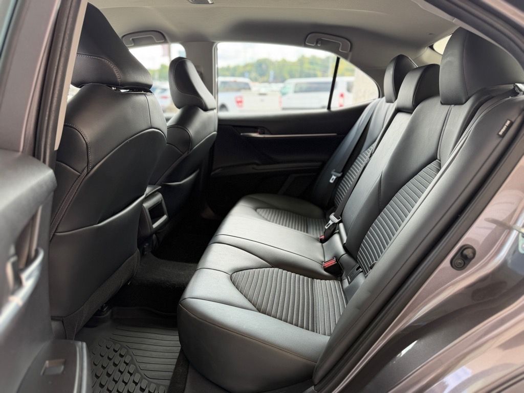 2022 Toyota Camry SE photo 10
