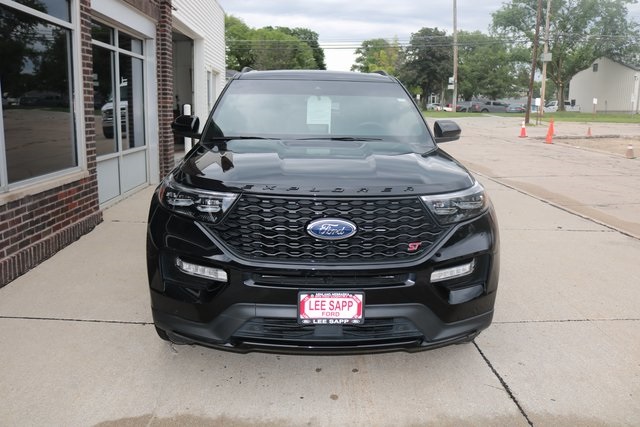 2023 Ford Explorer ST photo 3