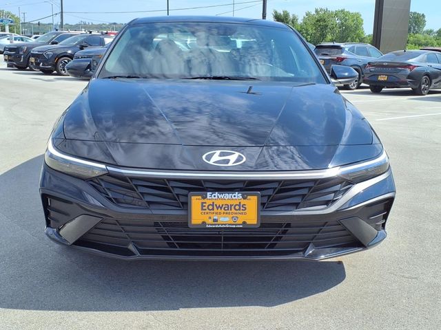 2025 Hyundai Elantra SEL Sport photo 4